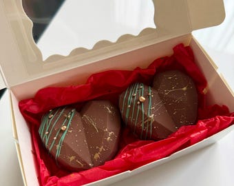 Set of 2 Chocolate Hearts with Dubai Filling