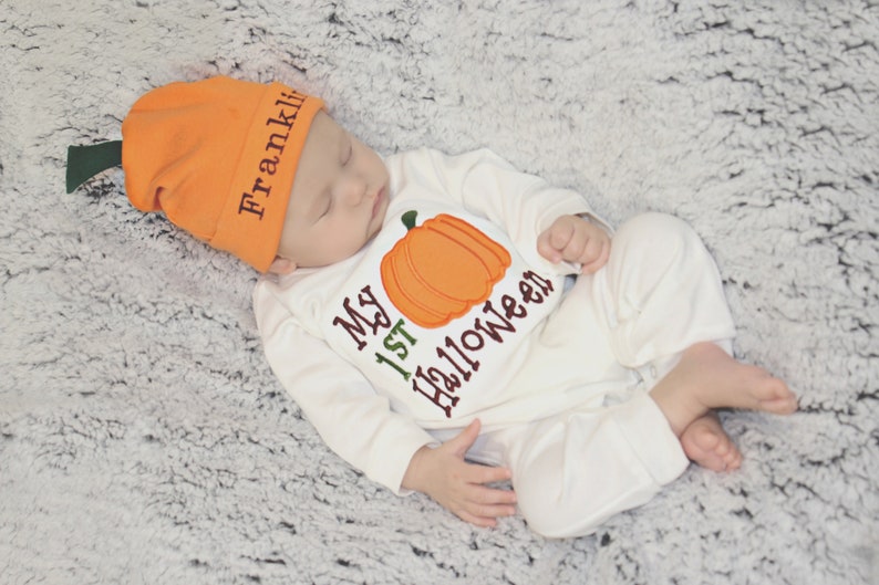 Ma première tenue d'Halloween, 1er Halloween de bébé, tenue d'Halloween pour nouveau-né, chapeau citrouille, mon 1er Halloween, petite tenue de citrouille, jumeaux image 1