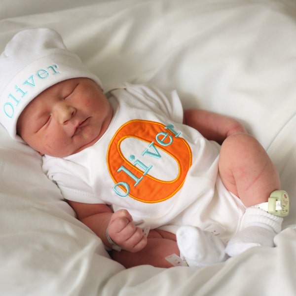 Ropa de bebé Ropa personalizada baby boy take home outfit monograma Baby Boy Hospital Outfit personalized Beanie Hat Option New Baby Gift Set