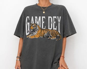 Game Day Tiger Comfort Colors® T-Shirt, Women's Boxy Tee, Vintage Retro Cincinnati Football, Sundey Tailgate