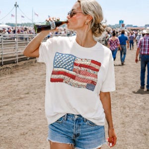 American Flag T-shirt Faux Patchwork Womens Comfort Colors Cotton Tshirt Vintage Wash Patriotic 4th of July USA Shirt America Quilted Patch