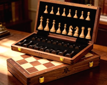 Gepersonaliseerde gegraveerde schaakset - Handgemaakte houten plank met 2 extra koninginnen - aangepast cadeau voor koppels, jubileum, luxe reisspellen