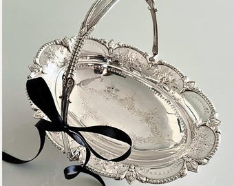 Cesta para pasteles antigua/victoriana de plata chapada / John Harrison Sheffield, c. 1850-1860 / Cesta nupcial ornamentada con asa giratoria / Plata inglesa