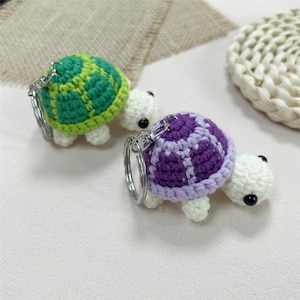 Handmade Crochet Turtle Keychain – Mini Crochet Animal Keyring, Cute Travel Turtle Bag Charm, Purse Pendant, Unique Christmas Gift for Her