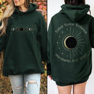 Sudadera personalizada con diseño de eclipse solar total / Sudadera con diseño de la trayectoria de la totalidad / Cuenta atrás para la totalidad / Sudadera celeste / Sudadera con diseño de las fases lunares y solares en astronomía Forest Green