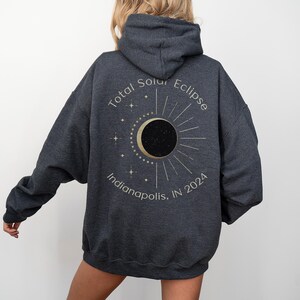 Sudadera personalizada con diseño de eclipse solar total / Sudadera con diseño de la trayectoria de la totalidad / Cuenta atrás para la totalidad / Sudadera celeste / Sudadera con diseño de las fases lunares y solares en astronomía imagen 7