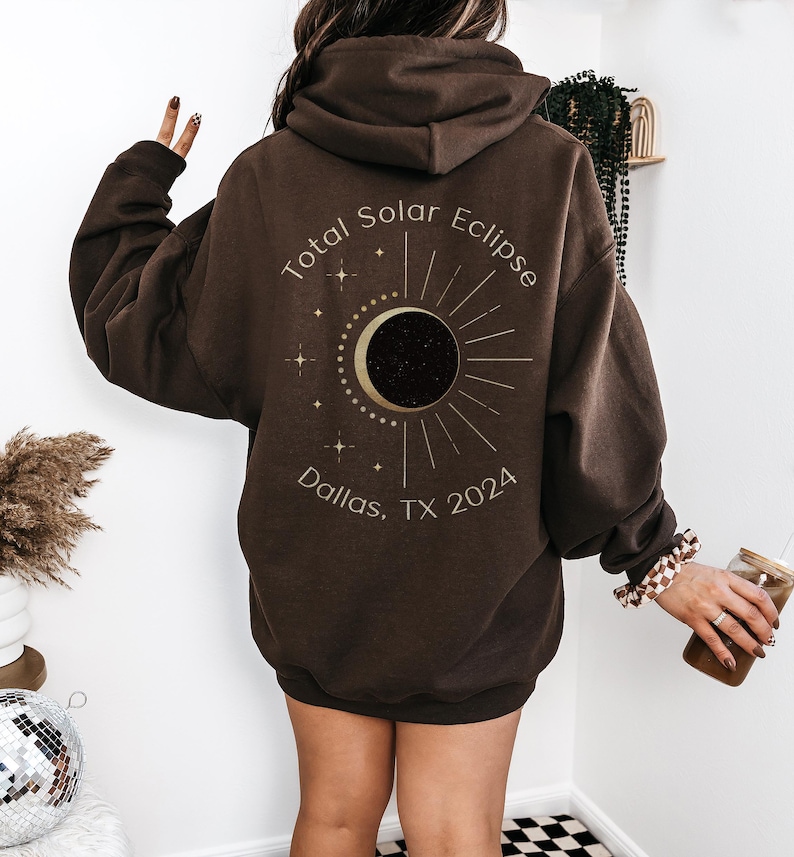 Sudadera personalizada con diseño de eclipse solar total / Sudadera con diseño de la trayectoria de la totalidad / Cuenta atrás para la totalidad / Sudadera celeste / Sudadera con diseño de las fases lunares y solares en astronomía imagen 4