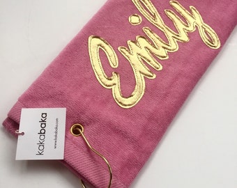 Gepersonaliseerde damesgolfhanddoek met metallic gouden naam Leraarcadeau, Moederdag, kies je eigen stof