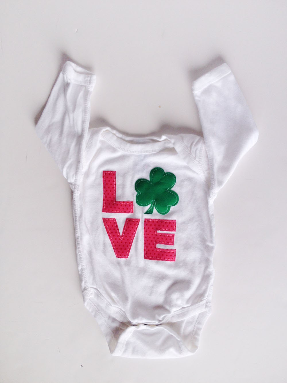 T-shirt St-Patrick Love Heart Shamrock Homme/Femme - Manches Courtes