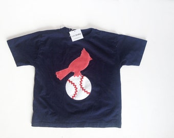 Oiseau Cardinal sur une chemise de Baseball T pour les enfants, les bébés et les tout-petits, Baseball bleu marine