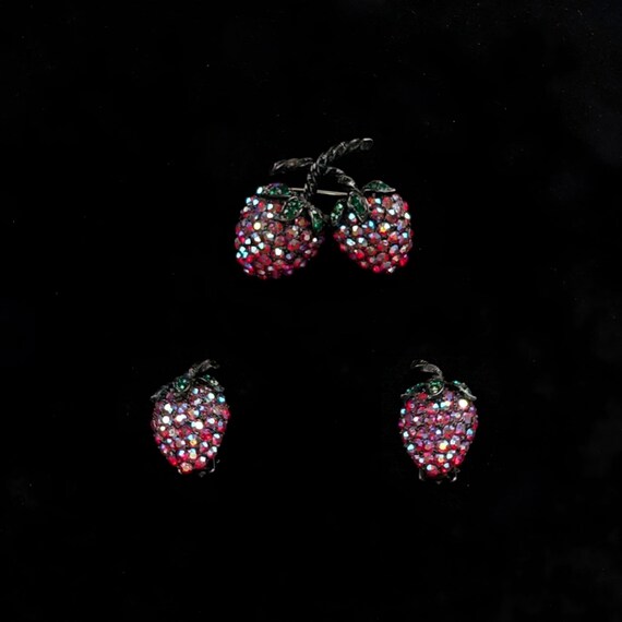 Weiss Strawberry Red Ruby Aurora Borealis AB Broo… - image 6