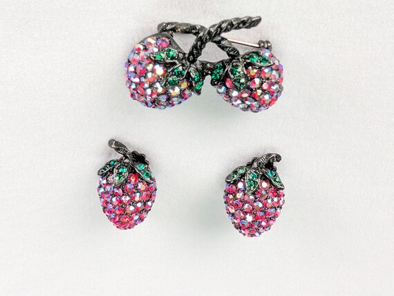 Weiss Strawberry Red Ruby Aurora Borealis AB Broo… - image 3