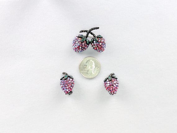 Weiss Strawberry Red Ruby Aurora Borealis AB Broo… - image 4