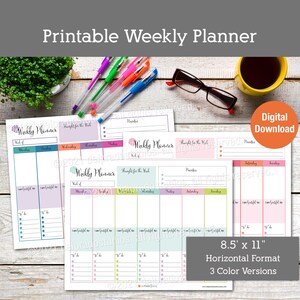 Könnte beinhalten: Drei druckbare Wochenplaner-Seiten im Querformat. Jede Seite hat ein anderes Farbschema: rosa, blau und grün. Die Seiten enthalten Abschnitte für "Gedanken für die Woche", "Woche von", "Montag", "Dienstag", "Mittwoch", "Donnerstag", "Freitag", "Samstag", "Sonntag", "Ich bin dankbar für" und "Zu tun". Die Seiten sind 8,5 Zoll mal 11 Zoll groß.