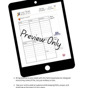 Op de afbeelding: Een digitale planner weergegeven op een zwarte tablet. De planner heeft een wekelijkse planning met secties voor elke dag, gebedsverzoeken en prioriteiten. De tekst "Preview Only" staat over de planner. Het logo The Mom Mosaic is zichtbaar.