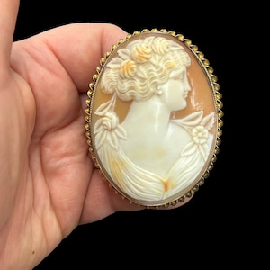 Huge 10k gold  ANTIQUE CAMEO pendant brooch  pin beautiful women hallmarked signed. No.3000