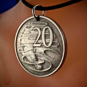 Platypus necklace.  AUSTRALIAN coin pendant necklace.  Australia pendant. animal coin jewelry. aussie jewelry. Boho Pendant..  No.0081