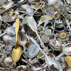 Souvenier Spoon Lot . collector spoons . Small Tourist Spoons No.001252