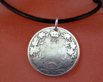 CANADIAN SILVER COIN.  necklace. antique silver coin. silver quarter. fob . canada.  No.001311