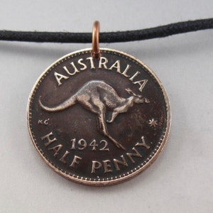 AUSTRALIAN pendant. Australia coin jewelry. HALF PENNY Australia Kangaroo jewelry. Coin Pendant.. aussie. No.00681