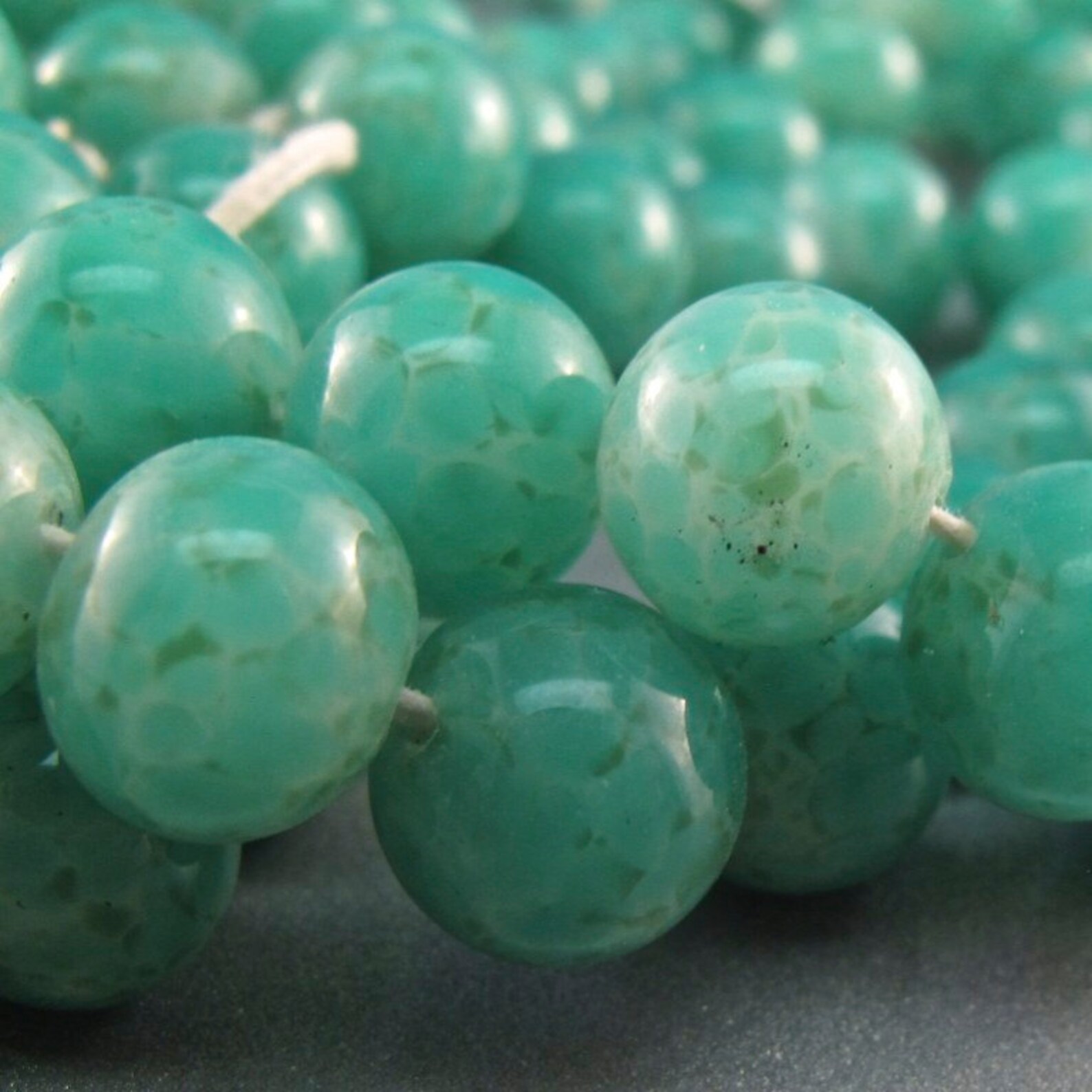 150 VINTAGE JAPANESE GLASS Beads / 8mm Jadeite Green Beads / Etsy