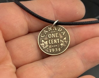 CANADA NECKLACE - penny  necklace - maple leaf charm - antique coin -  coin jewelry - Canada charm - choose year No.001080