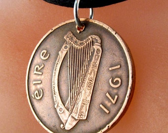 Celtic jewelry - IRELAND COIN Necklace - Irish jewelry- music gift - Ireland bird coin -  Eire -  love knot  No.001056