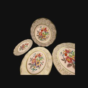 Set of 5  W.H. Grindley ROSITA Peach Petal 7 inch side plates, dessert, bread and butter flowers gold trim