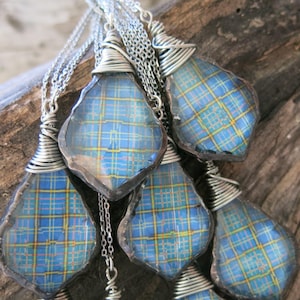 Collier de clan tartan personnalisé à carreaux : pendentif emblème de la famille écossaise personnalisé, cadeau pour elle, cadeau de demoiselles d'honneur.