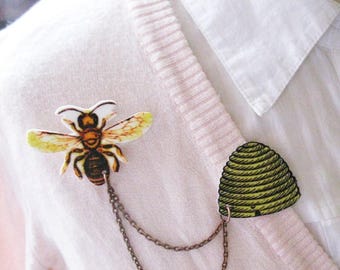 Bee Collar Chain Gold Insect Brooch, Double Collar Pin, Sweater Pin Gift, Boho Whimsy Style Trendy Jewelry, Made in Canada