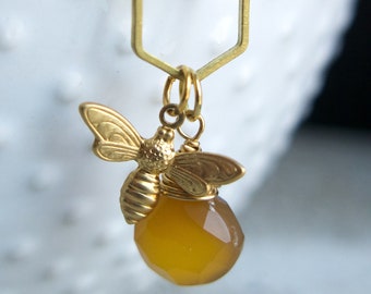 Bee Necklace with Yellow Chalcedony, Nature Jewelry Gemstone, Summer Trend, Gift for Women Girls, Conservation Woodland Gold Golden Crystal,