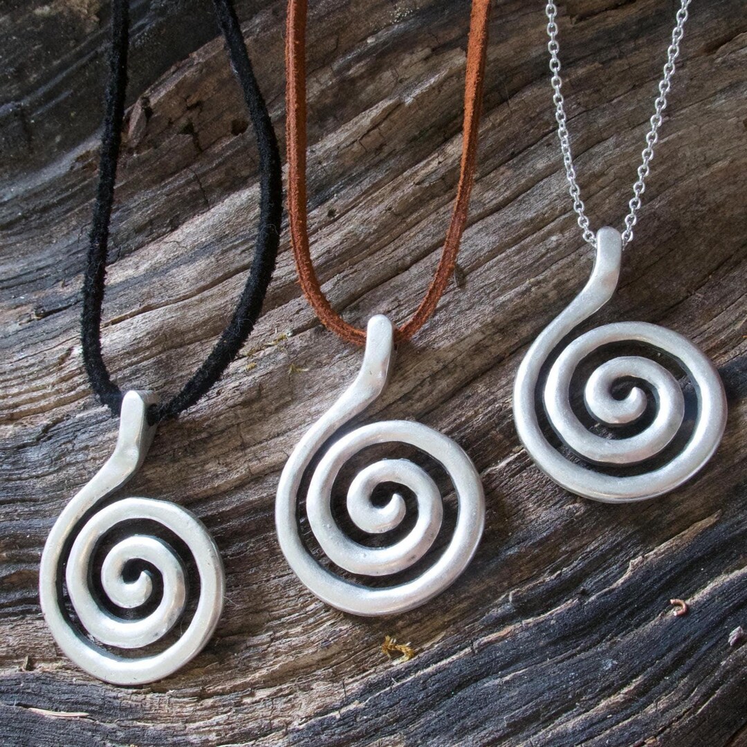 mura　SWIRL シルバー ヴィンテージネックレス NA●Y Spiral Swirl Necklace, Big Silver Plate Pendant, Modern Present