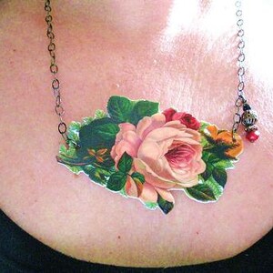 Flower Necklace, Jewelry Mother's Day, Cottage Chic Shabby Necklace Rose Vintage Gift for Grandmother Roses Jewellery for Her Woman Present