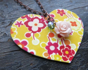 Summer Heart Necklace with Floral Pattern Yellow White and Pink Gift Spring Trend Etsy Finds Bright Large Pendant For Her