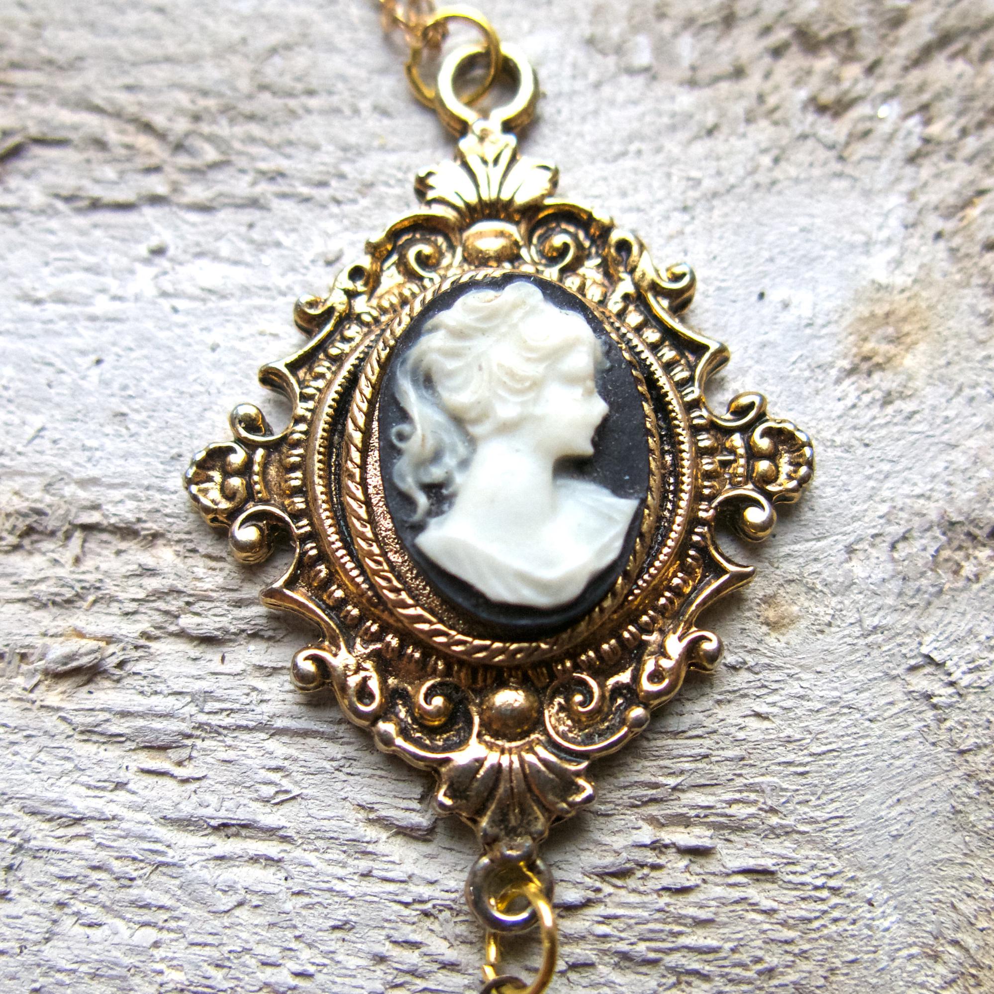 カメオネックレス、樹脂、上品なビクトリア朝、アンティーク風、女性