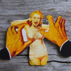 Screaming Woman Pin Retro Brooch: Handmade Pulp Fiction Femme Fatale Accessory for Jackets, Crime Series Lover
