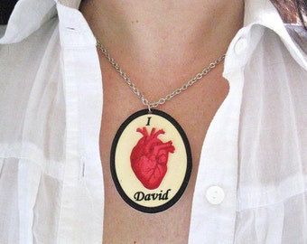 Collana con cuore personalizzato Messaggio d'amore Gioielli da donna divertenti Regalo Geekery Nerdy Collana anatomica rossa Kitsch personalizzato Gioielli eccentrici