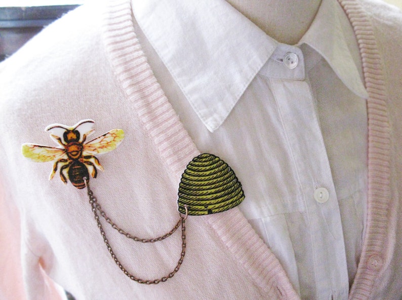 Bee Brooch Gift Pin, Insect Honey Double Collar Golden Yellow Beehive Hive Trend Unique Design Kitsch for her Eco Nature lover Lover image 2