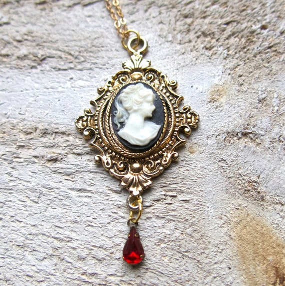 カメオネックレス、樹脂、上品なビクトリア朝、アンティーク風