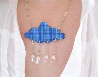 Regentropfen Halskette, blau kariert, Wolke Schmuck, Tartan Muster, weiße Kristall Regentropfen, Scottish Royal, Regentropfen handgefertigt, Statement für Sie