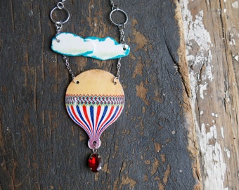 Hot air Balloon Necklace, Statement Whimsical Gift, Vintage Inspired Adventure Lover Travel Traveller Gift for Her Quirky Unique Design