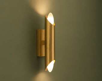 Modern Brass Wall Sconce – Antique Finish Vertical Tube Lamp – Minimalist Mid-Century Fixture