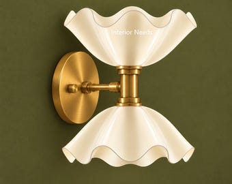 Messing dubbele wandlamp, lamp met gegolfde bloemvormige kap, wandlamp in mid-century modern stijl, vintage messing badkamerlamp, slaapkamerwandlamp