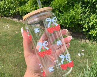 Coquette Erdbeerglasdose Wrap PNG, Frühlingserdbeerschale Design Libbey Cup Wrap 16oz, Uv DTF, Sublimation PNG