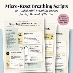 Puede incluir: Un conjunto de tarjetas impresas tituladas "Micro-Reset Breathing Scripts" con instrucciones para mini-pausas de respiración. Las tarjetas son blancas con texto negro e iconos coloridos. El texto incluye "10 mini-pausas de respiración guiadas para cualquier momento del día."