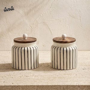 Lot de 2 pots de rangement en céramique faits main avec couvercle en bois, contenant hermétique pour thé, café, sucre, noir
