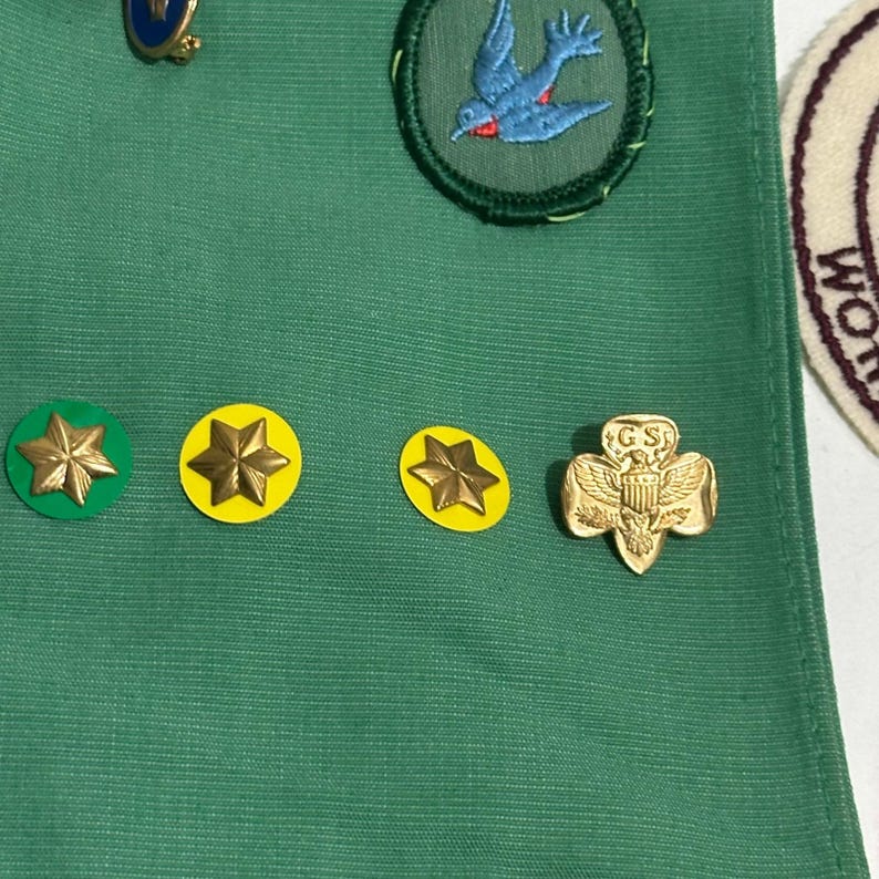 Vintage Girl Scout Lot Mundur Kamizelka Naszywki Przypinki Odznaki Kolekcja Zasług Nagrody zdjęcie 4