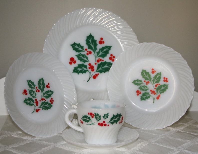 Vintage Milkglass 20pc Set Dishes Termocrisa Christmas Holly Etsy
