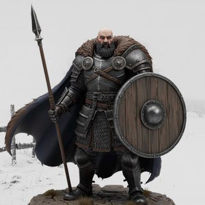 Puede incluir: Un guerrero con armadura completa, sosteniendo una lanza y un escudo. La armadura es de metal oscuro con cota de malla, un cuello de piel y una capa azul oscuro. El escudo es redondo, de madera y tiene detalles metálicos. El guerrero está sobre una superficie rocosa.