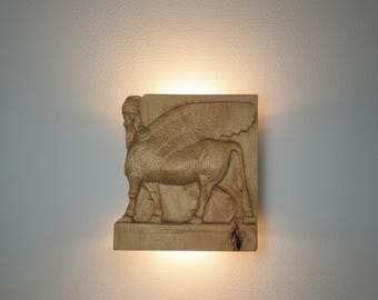 Handgemaakte lamassu-houten wandlamp, Mesopotamische blakerverlichting